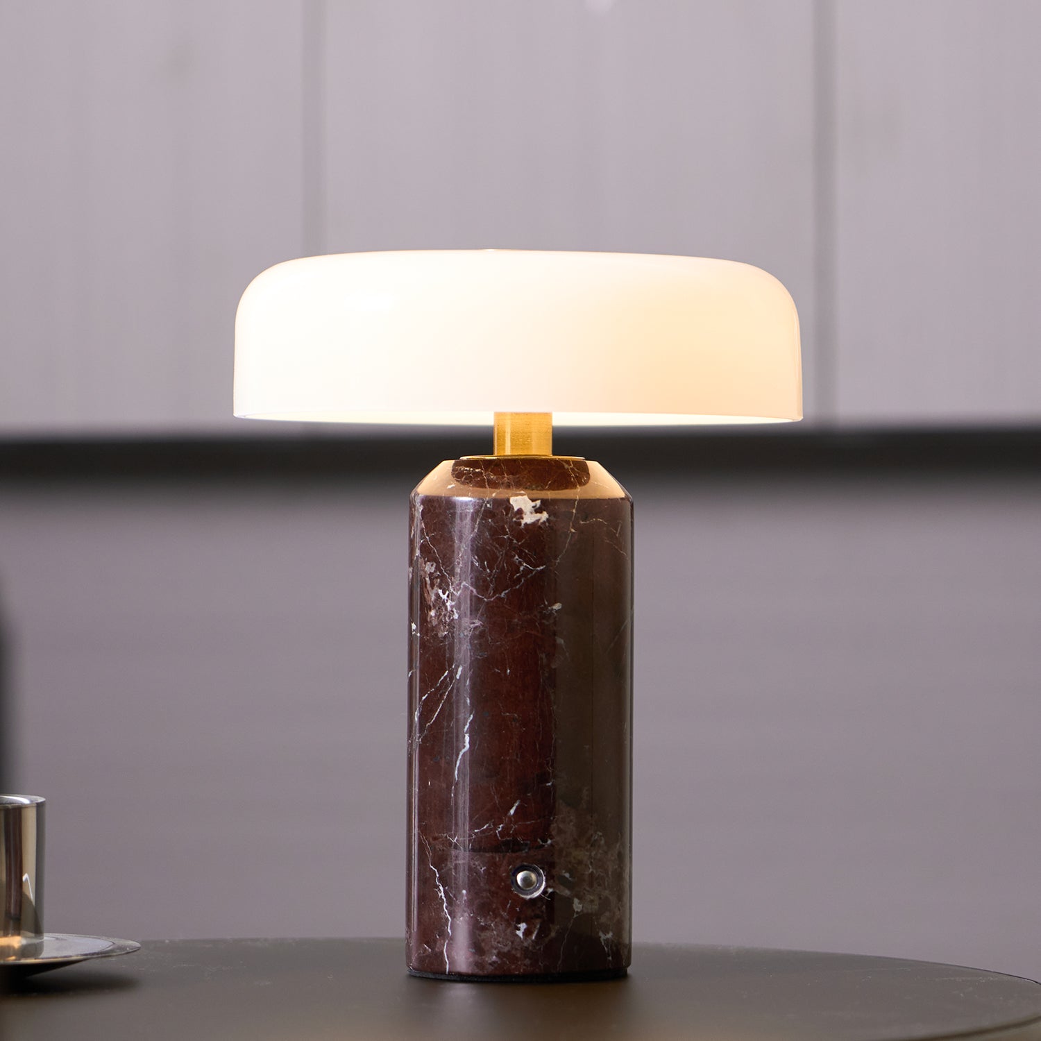 Nico_Marble_Portable_Table_Lamp_1_4 - Oleniva