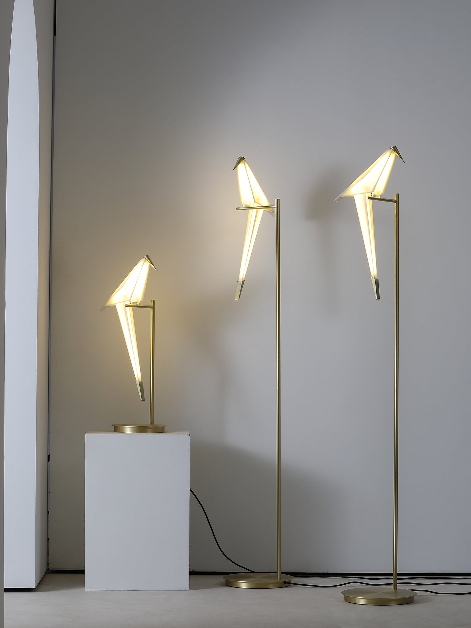 Paper_Crane_Bird_Table_Lamp_11_11 - Oleniva