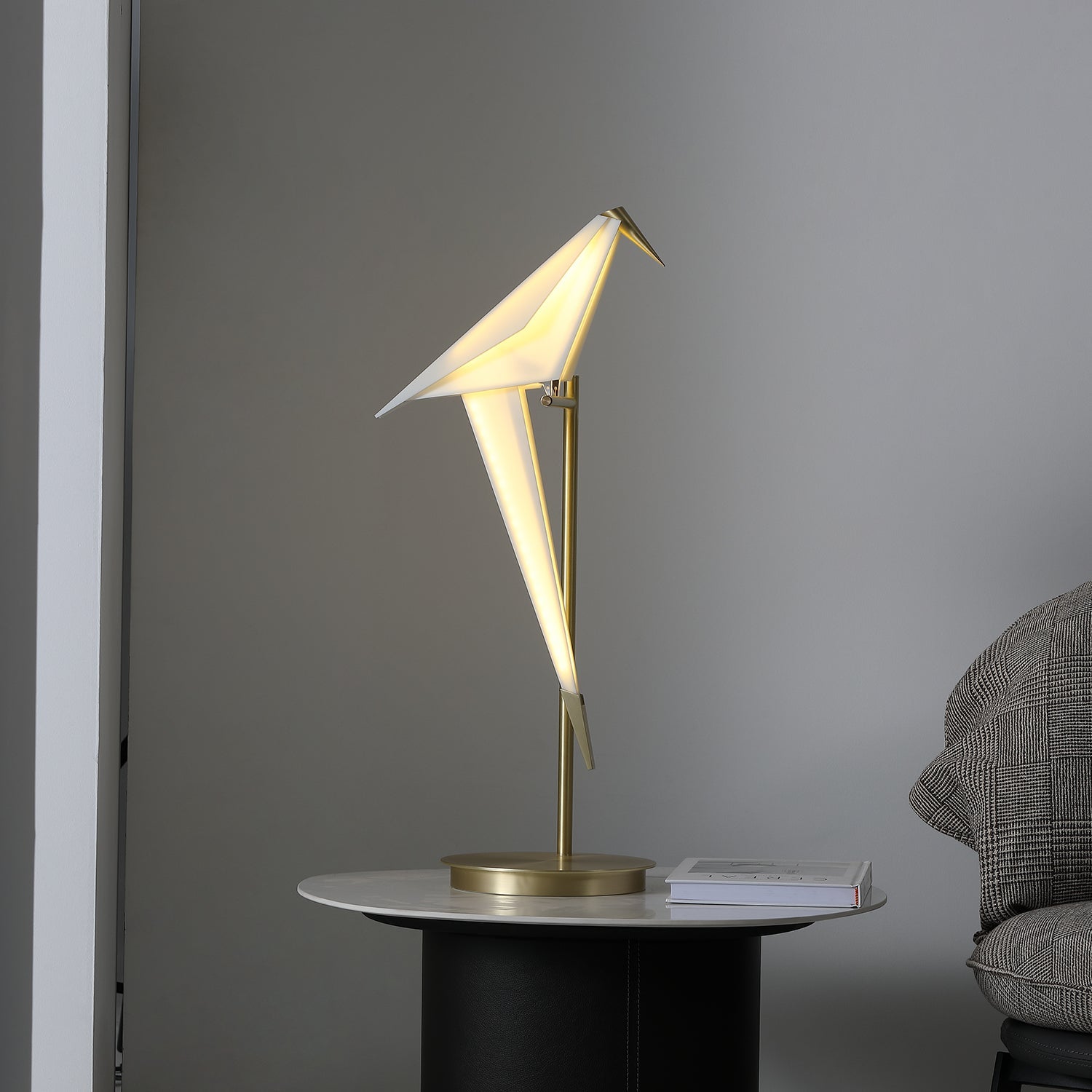 Paper_Crane_Bird_Table_Lamp_11_7 - Oleniva