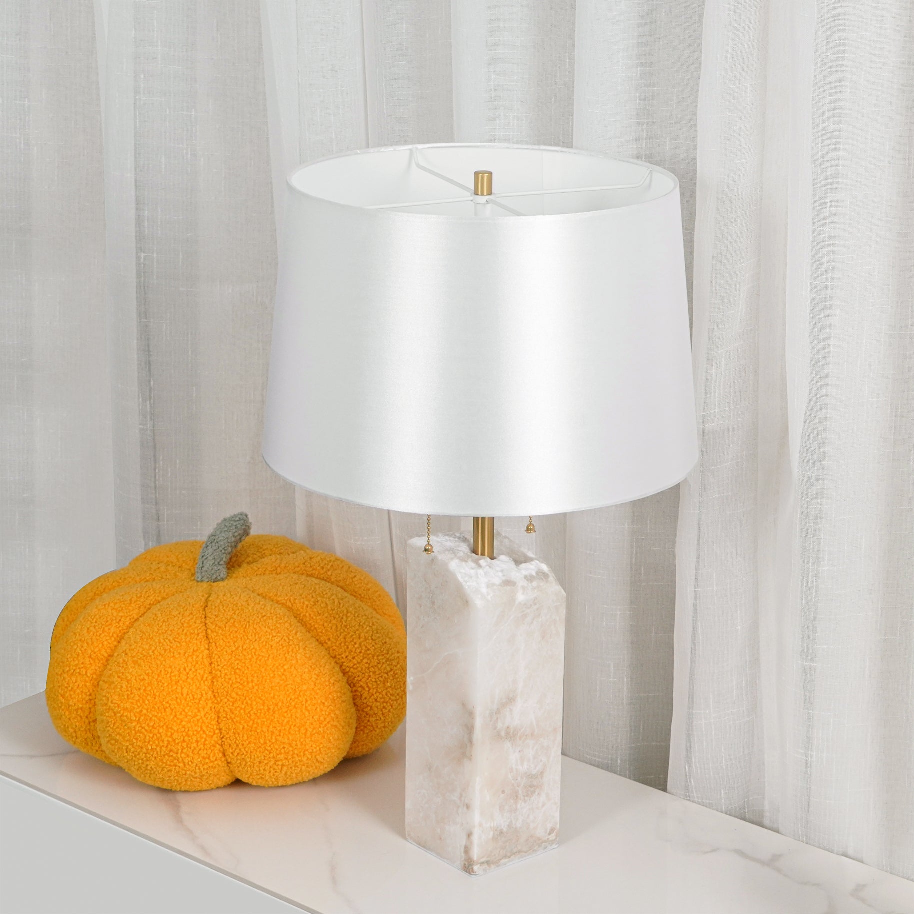 Raw_Alabaster_Table_Lamp_10_e9796caa-a85c-4247-b5ae-230a5a5770ea - Oleniva