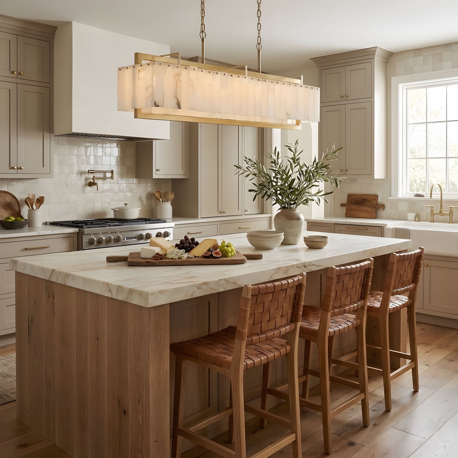Solstice-Bar-Alabaster-Chandelier-1-24_6 - Oleniva