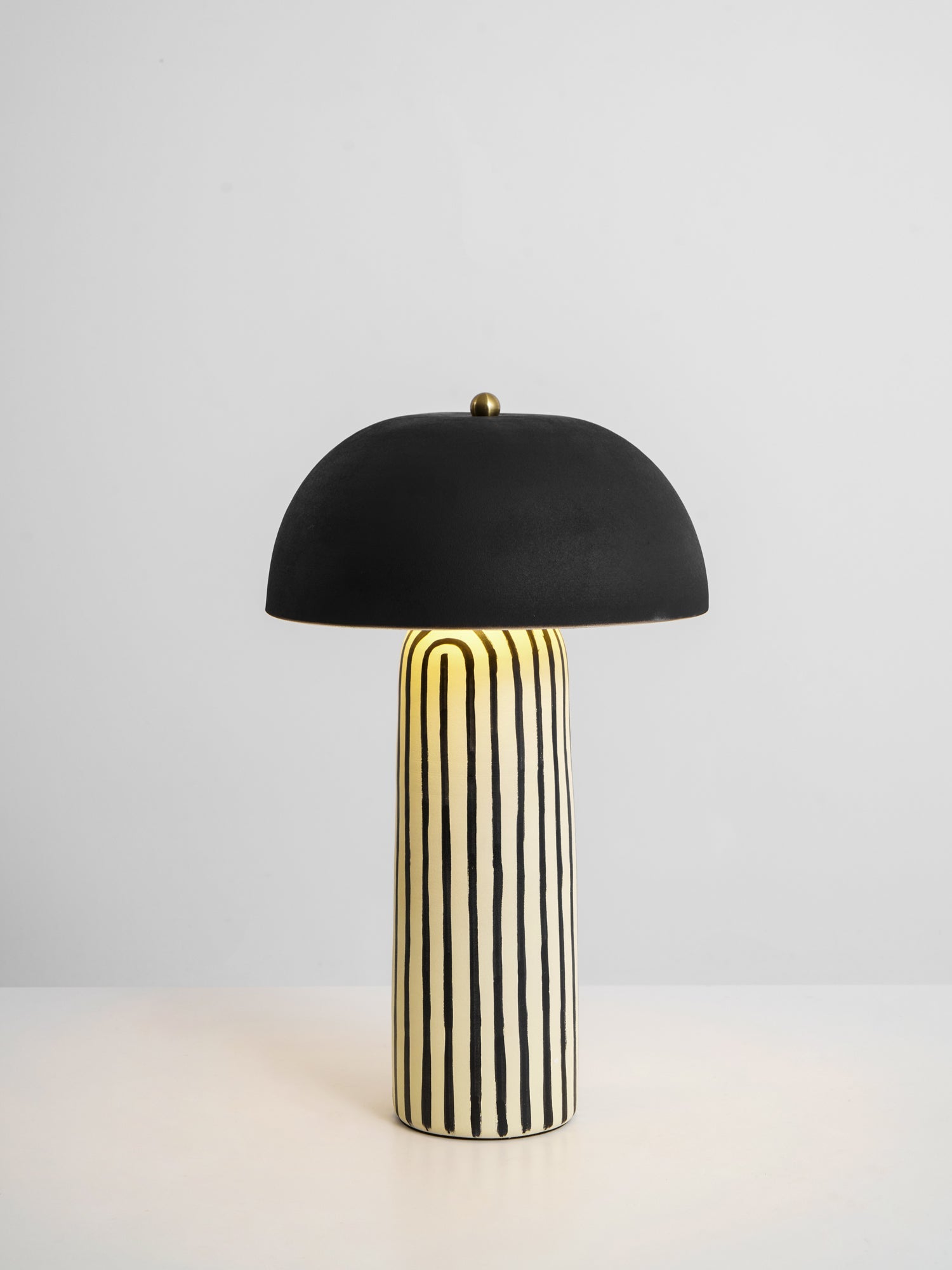Stria--Table--Lamp--_2 - Oleniva