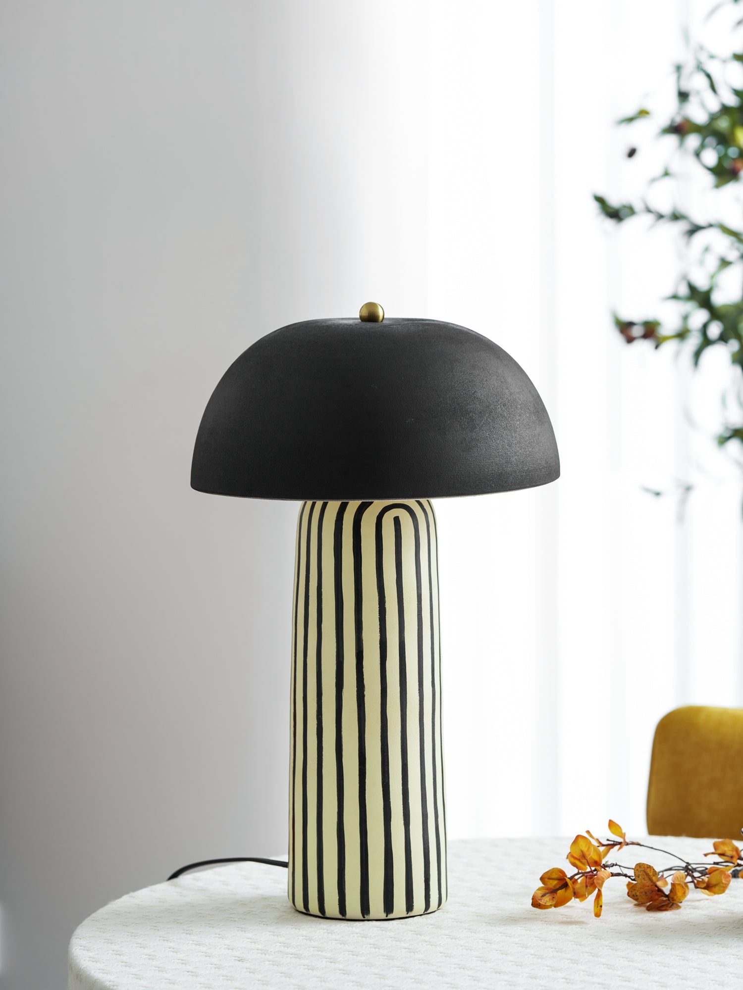 Stria-Table-Lamp-_14 - Oleniva