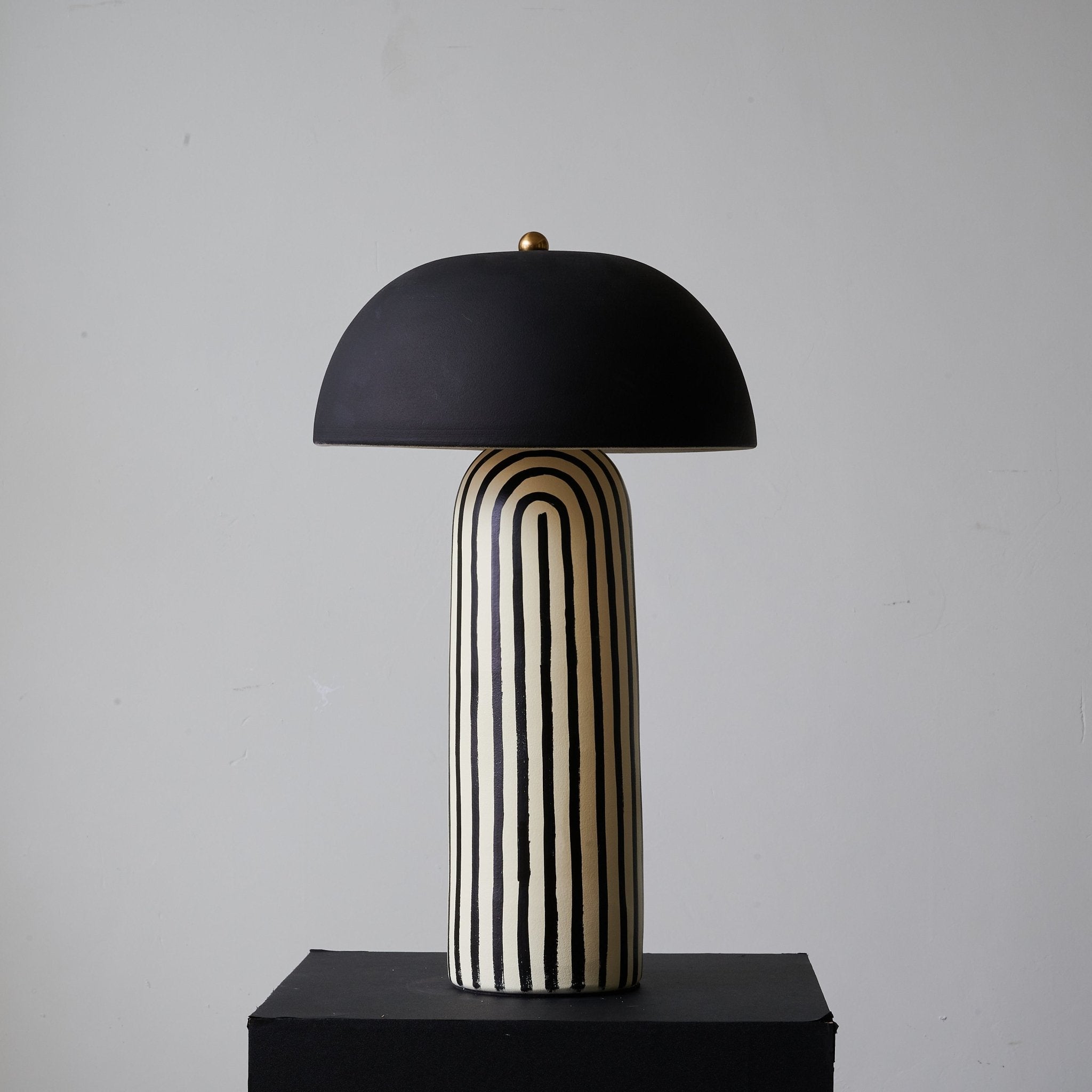 Stria_Table_Lamp_1_2 - Oleniva