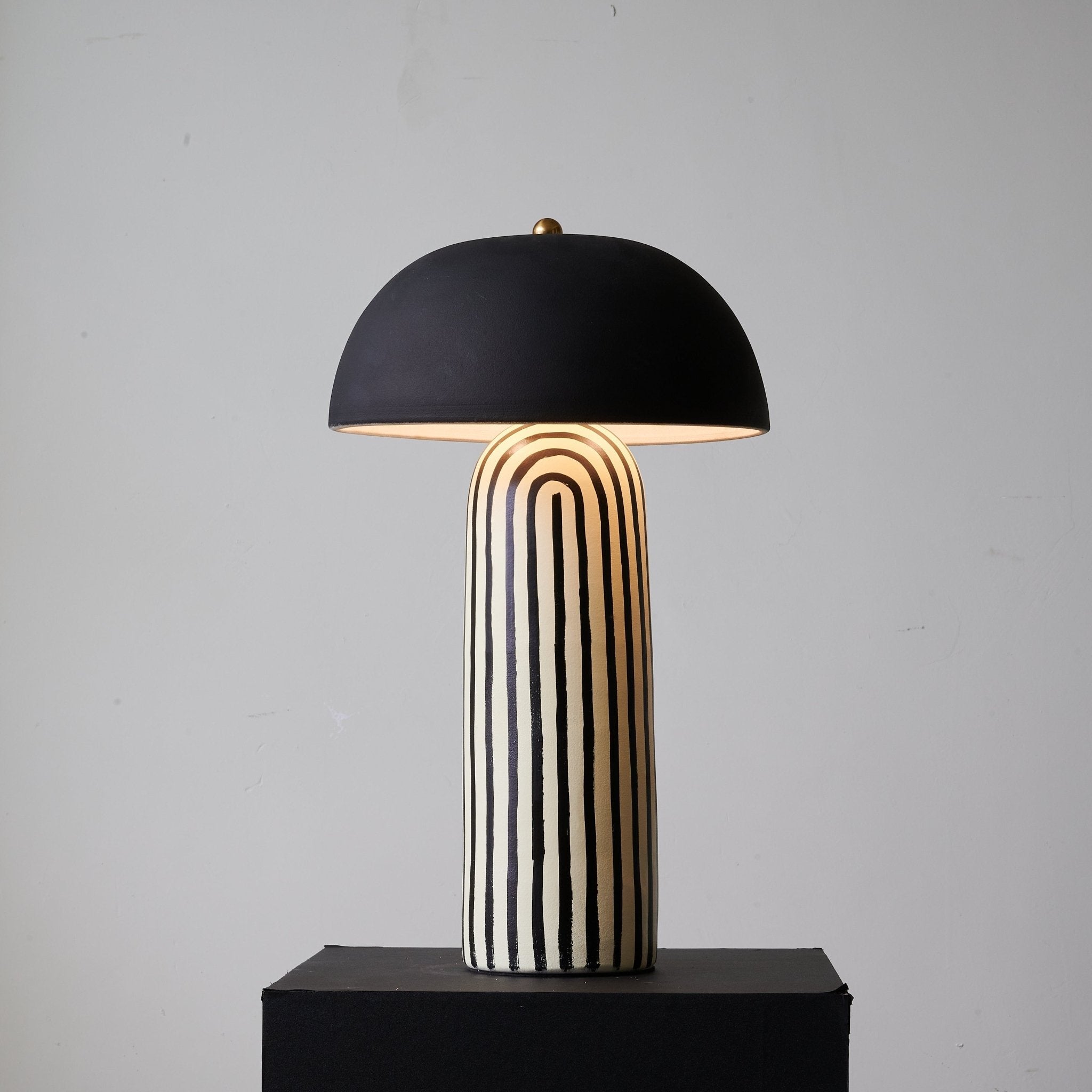 Stria_Table_Lamp_1_3 - Oleniva