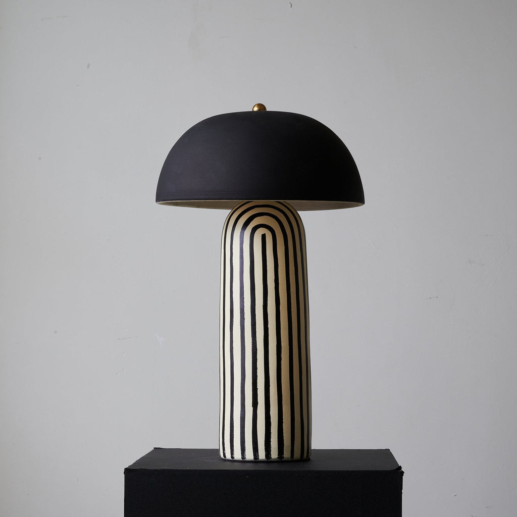 Stria_Table_Lamp_1_4 - Oleniva