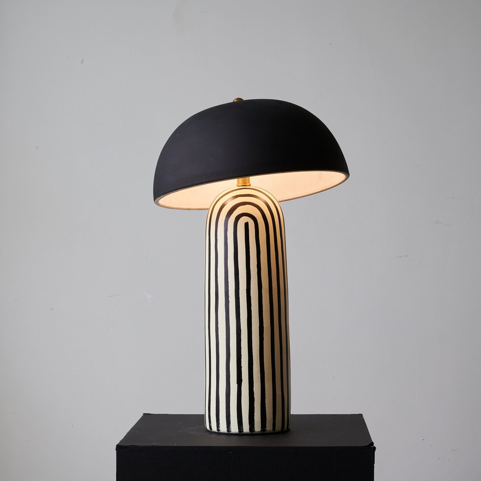 Stria_Table_Lamp_1_5 - Oleniva