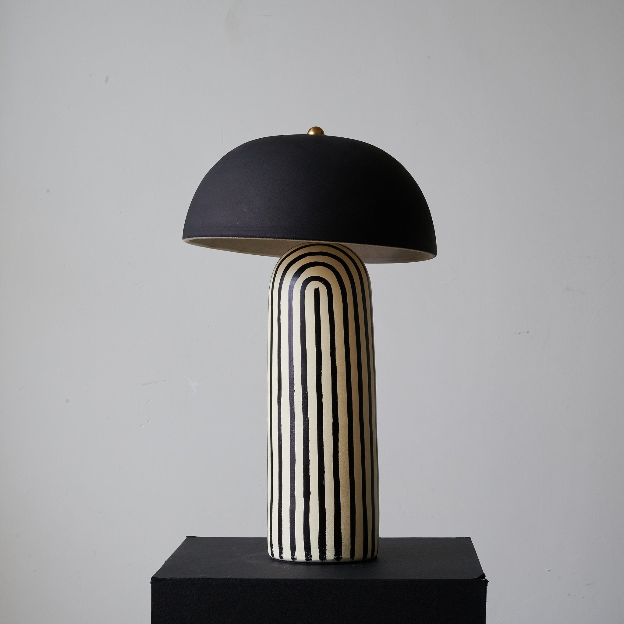 Stria_Table_Lamp_1_8 - Oleniva