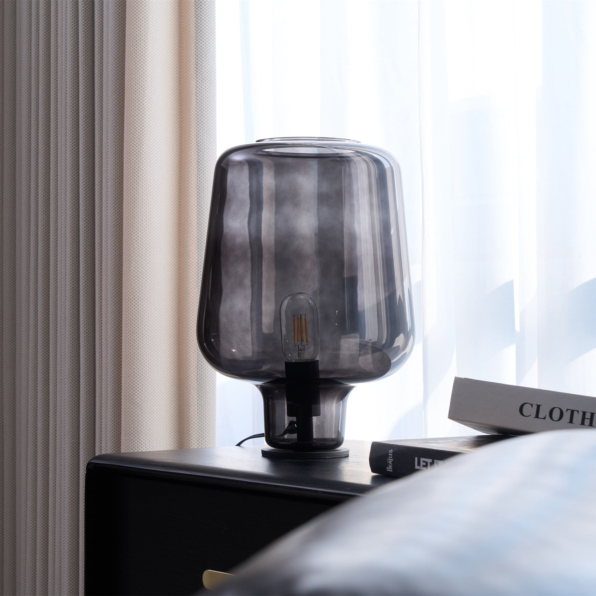 Teutonic_Glass_Table_Lamp__11 - Oleniva