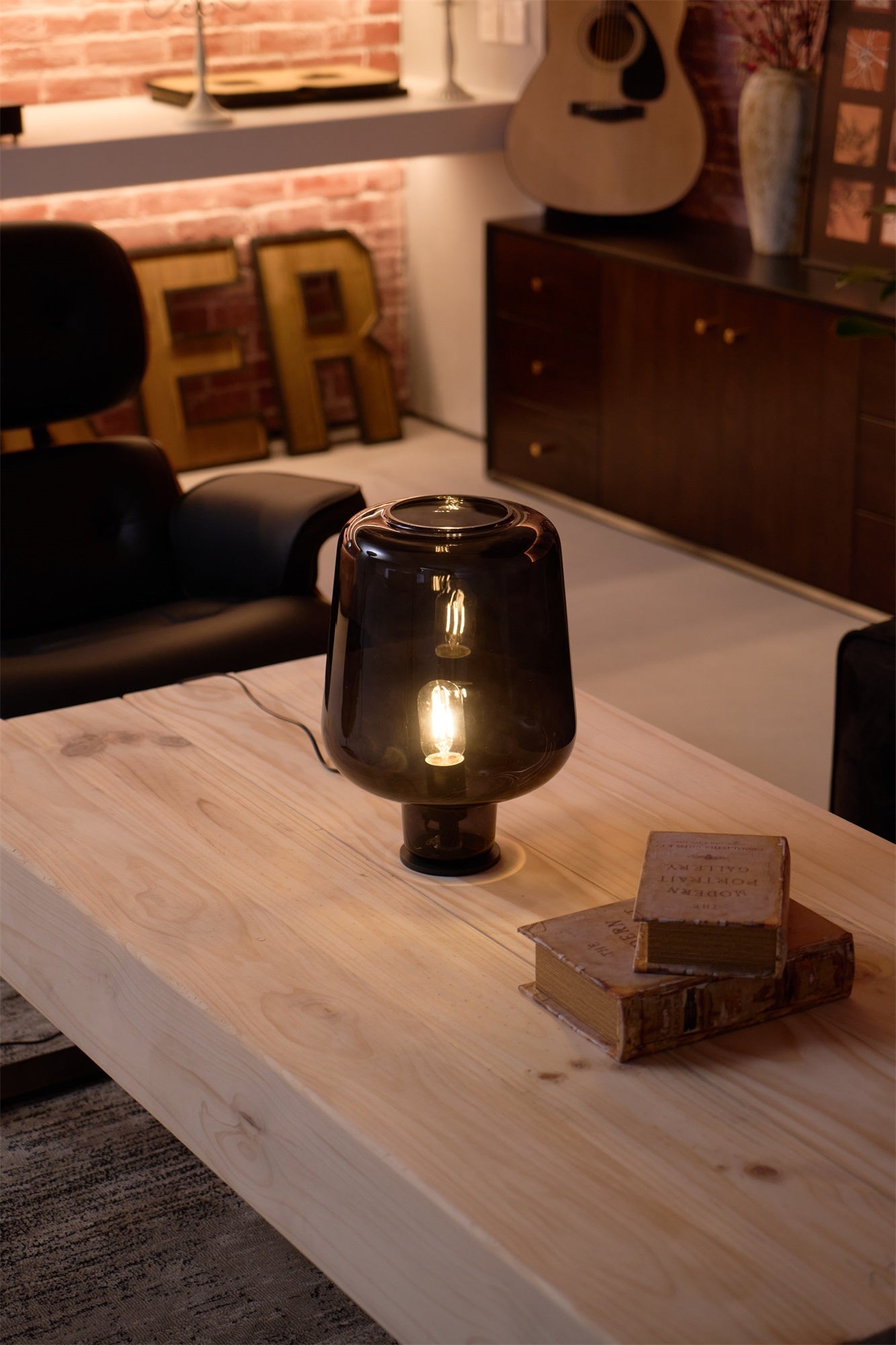 Teutonic_Glass_Table_Lamp__19 - Oleniva
