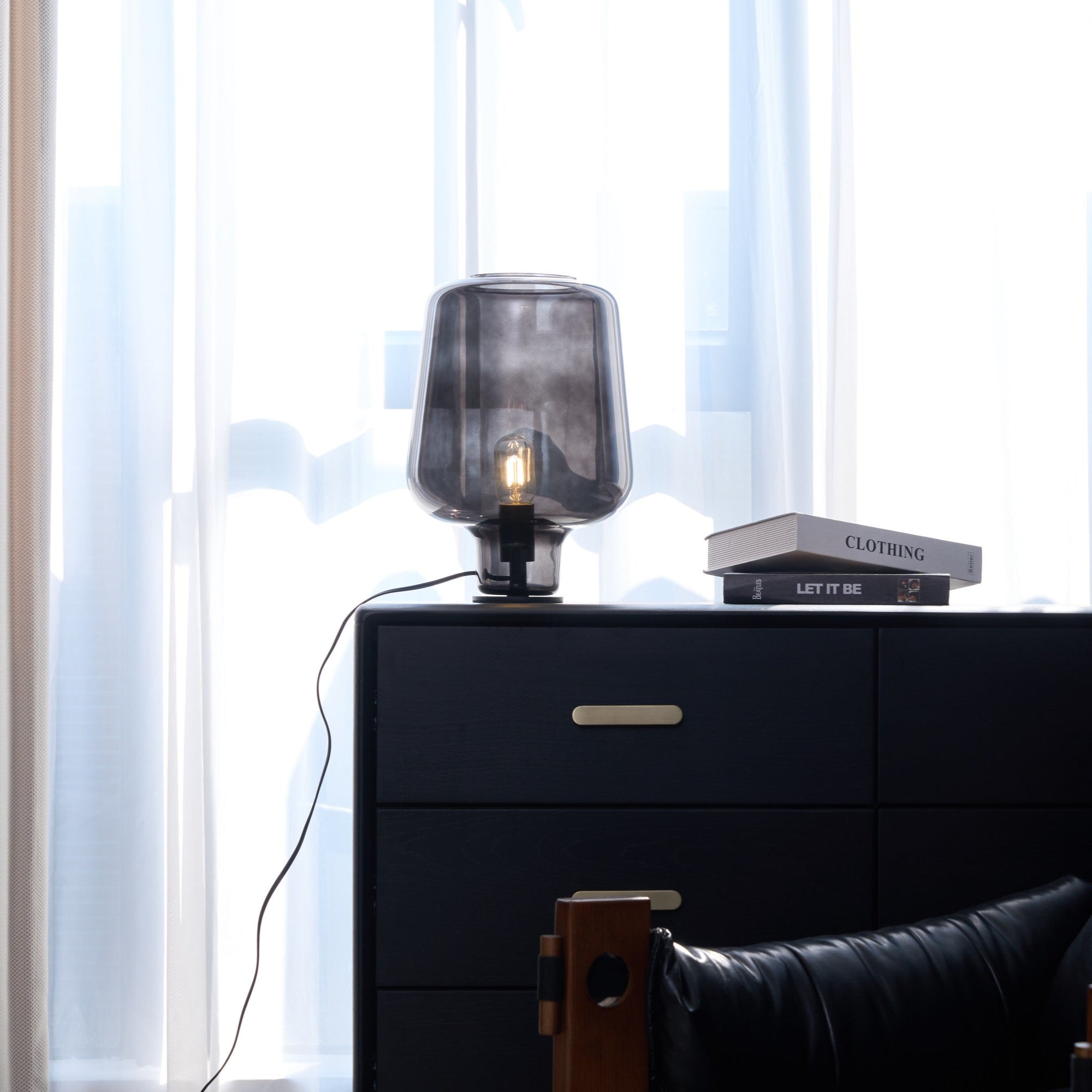 Teutonic_Glass_Table_Lamp__5 - Oleniva